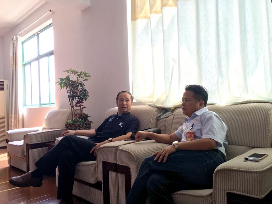 学院老师走访广告99级校友王海龙